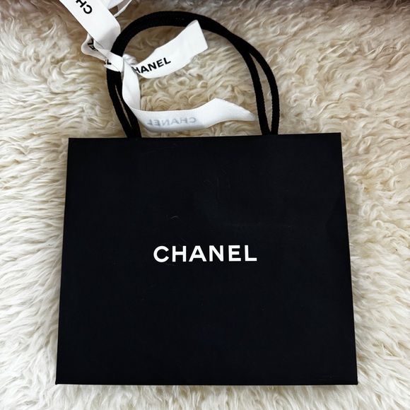 Chanel shopping bag - Picture 3 of 3